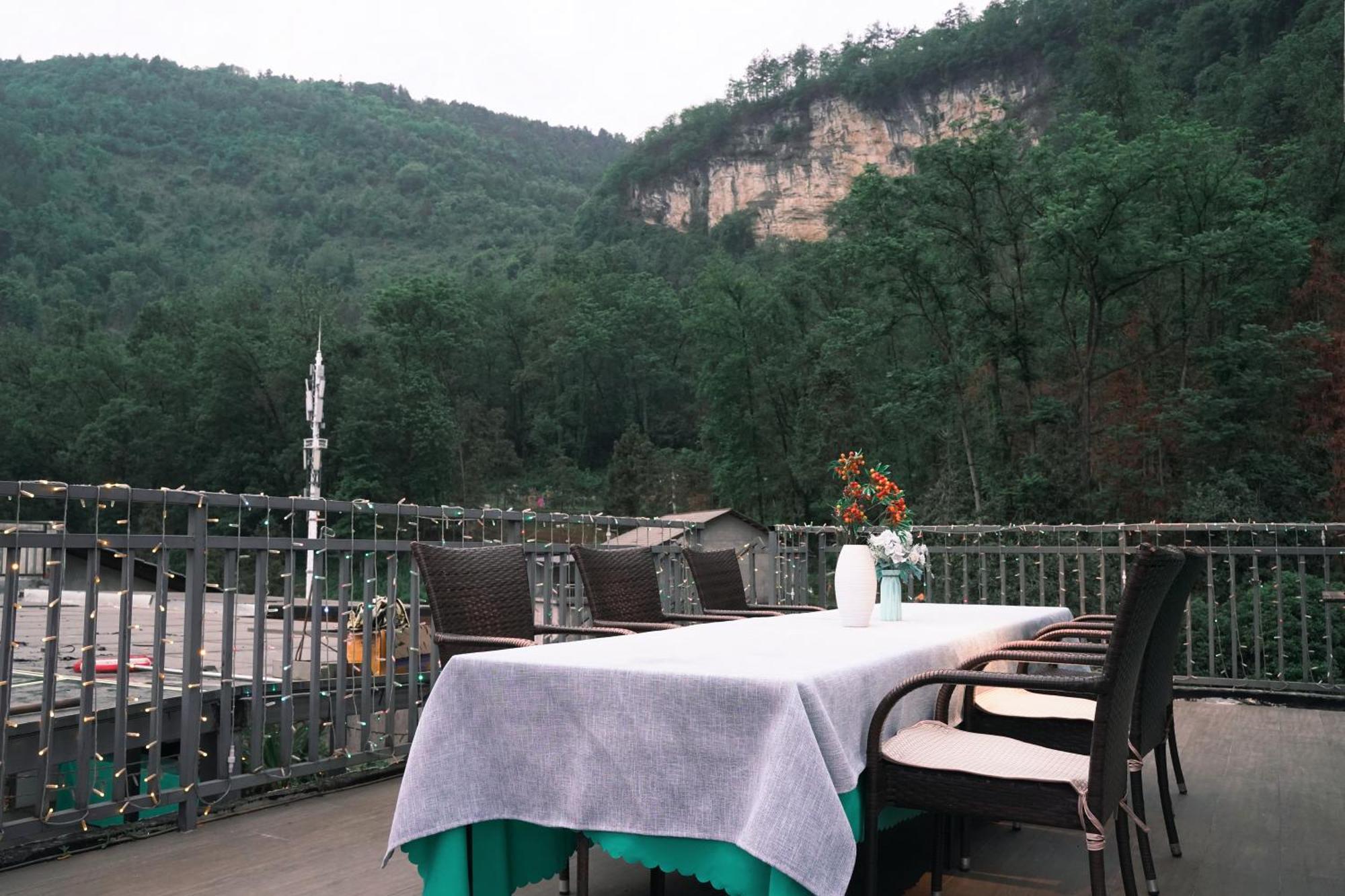 一树一花客栈眷恋店 Apartment Wulingyuan Exterior photo